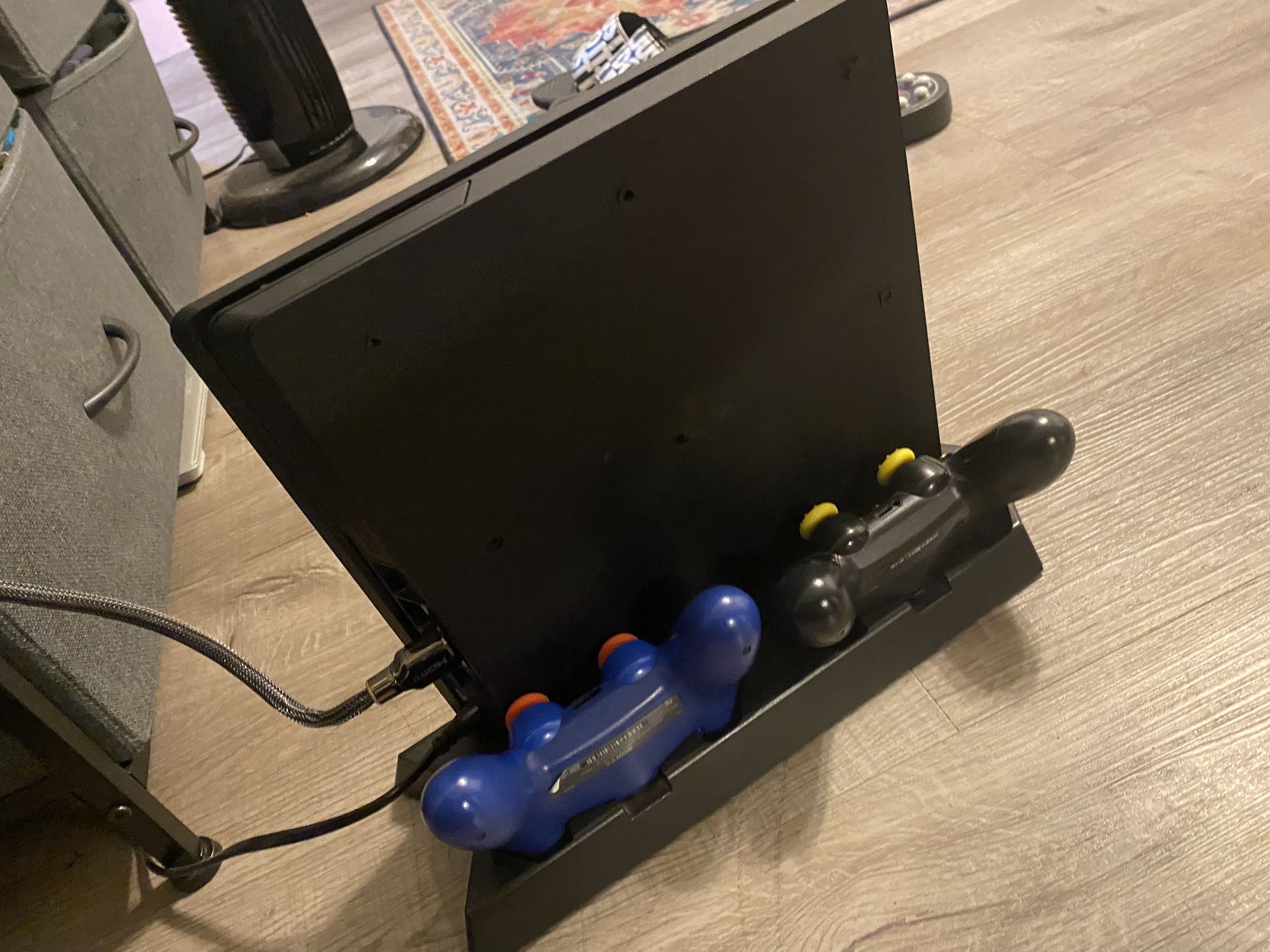 PlayStation 4 W/ Games, Headset And Controller Dock