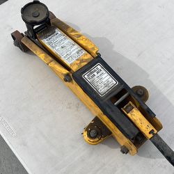 Wilmar 1991 Hydraulic floor jack 2 ton 4000 lbs