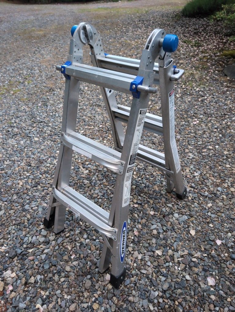 Werner MT-13 300-Pound 13 Foot Telescoping Ladder