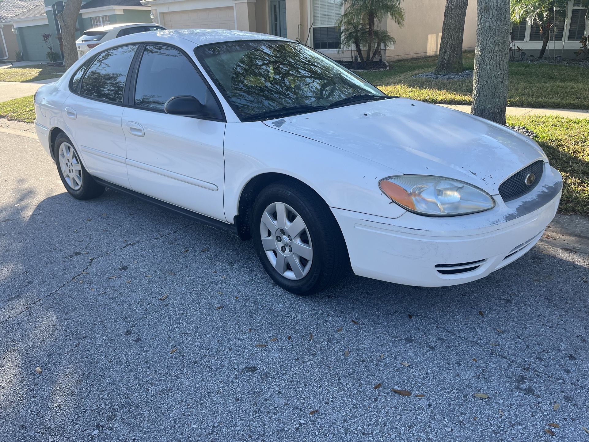 2004 Ford Taurus
