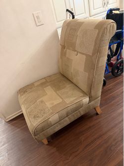 Lovely Living Room Chair