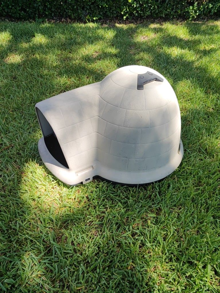 Outdoor Weatherproof - Indigo Igloo Dog House