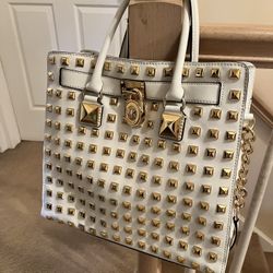 Michael Kors Purse    Very Clean 