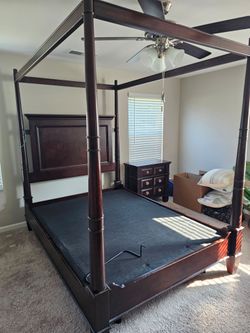 Solid Wood Queen Bedroom Set – 6 Pieces – $750 OBO