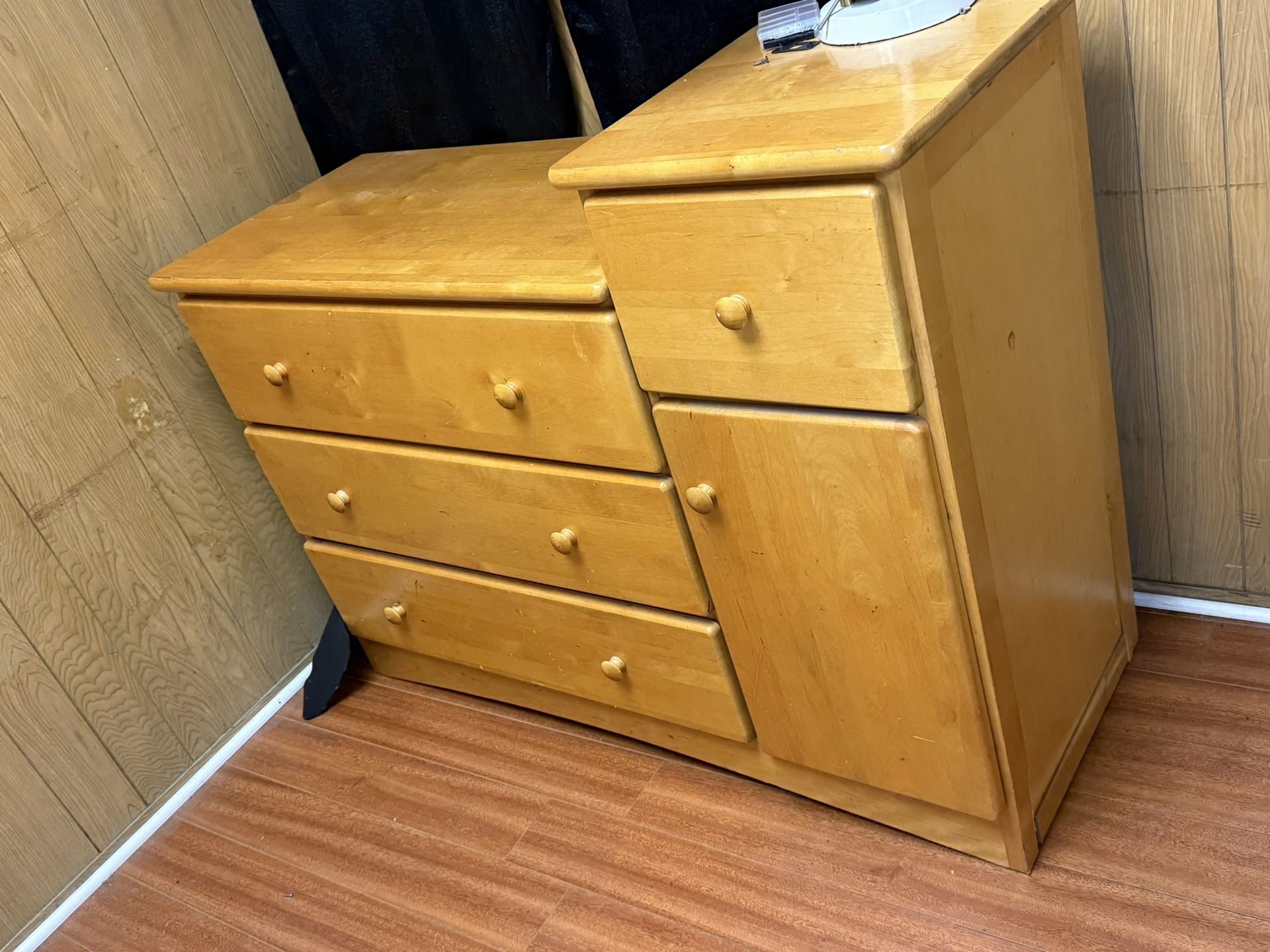 Dresser