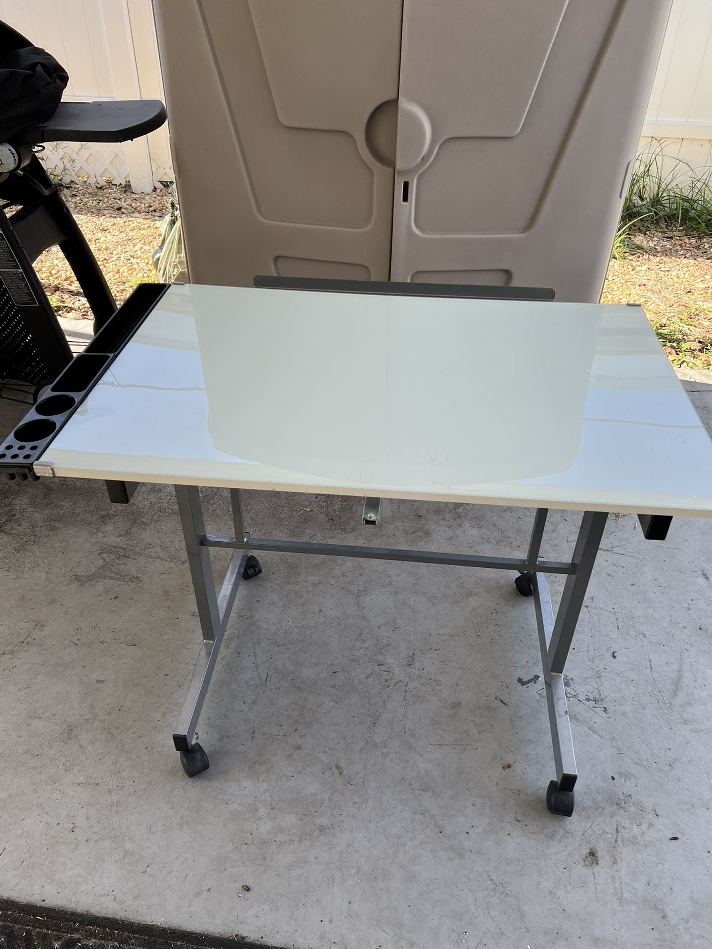 Drafting Table With Locking Wheels