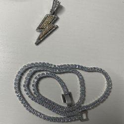 Tennis Chain W Bolt Charm