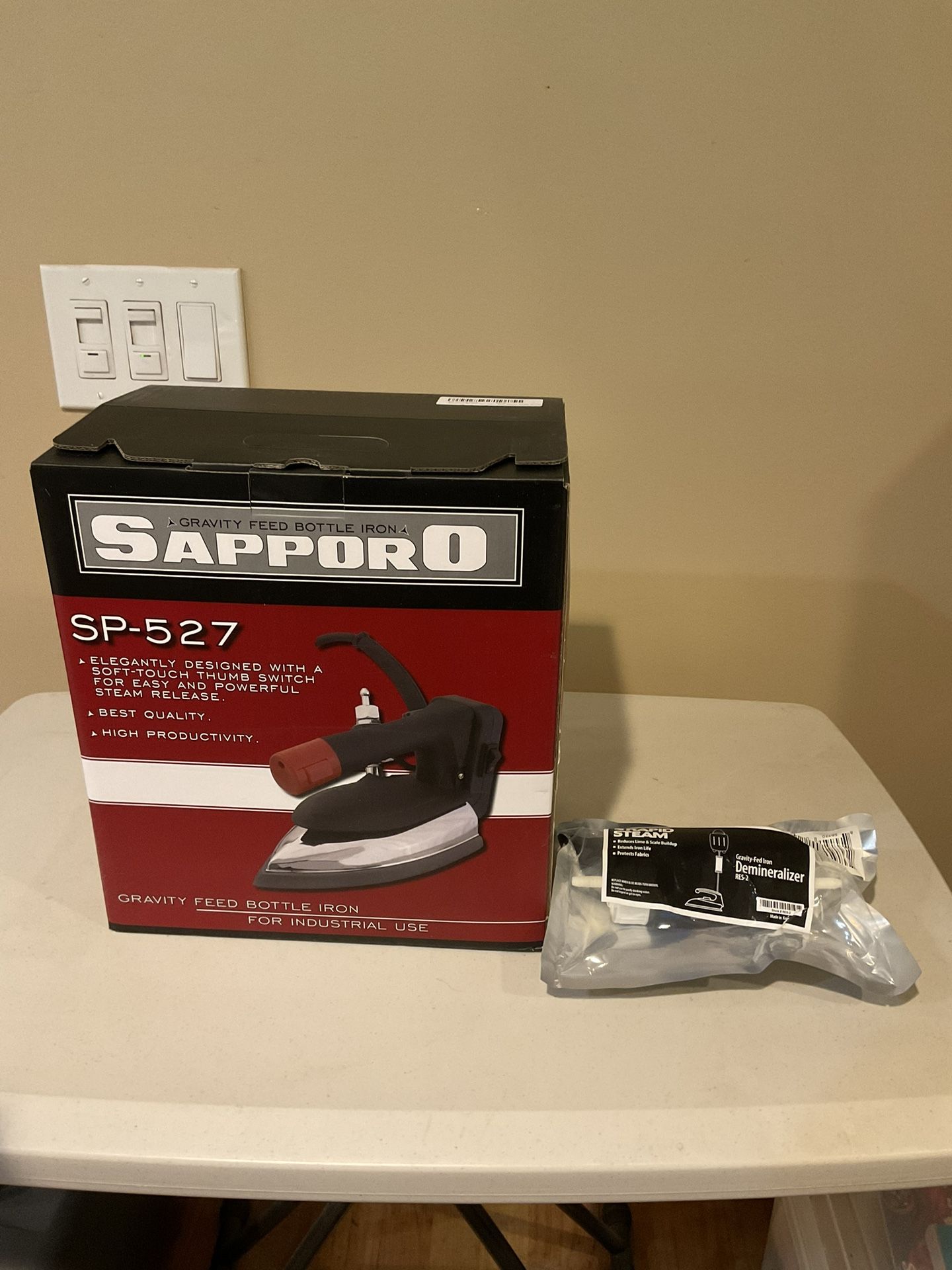 Sapporo SP-527 Gravity Fed Iron (NEW IN BOX)