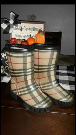 Burberry boots for girls
