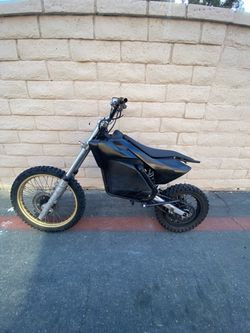 Electric dirt-bike
