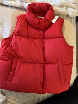 NWT Old Navy Puffer Vest, Medium Tall