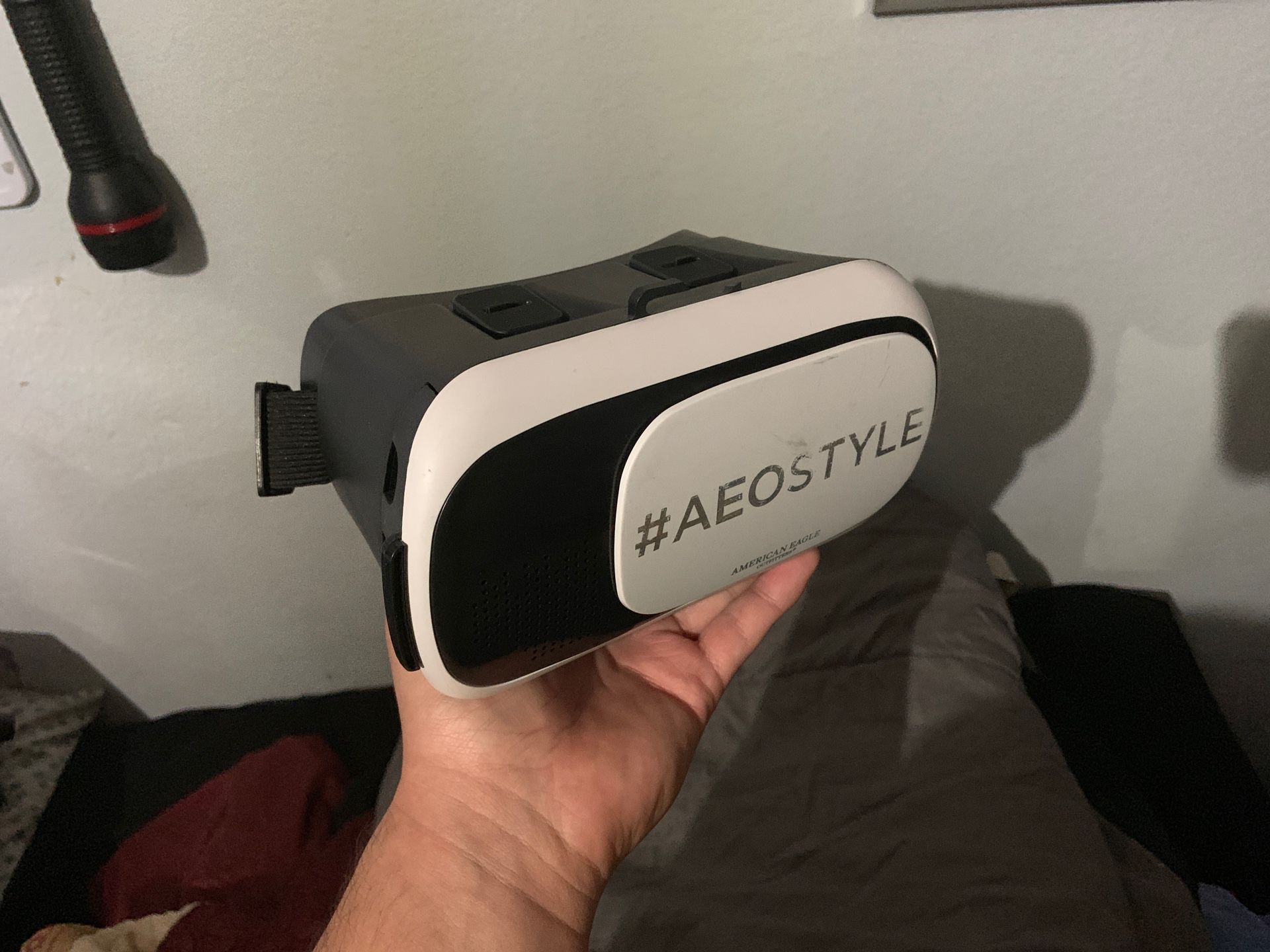 Phone vr headset I’m not sure of brand but works very well.