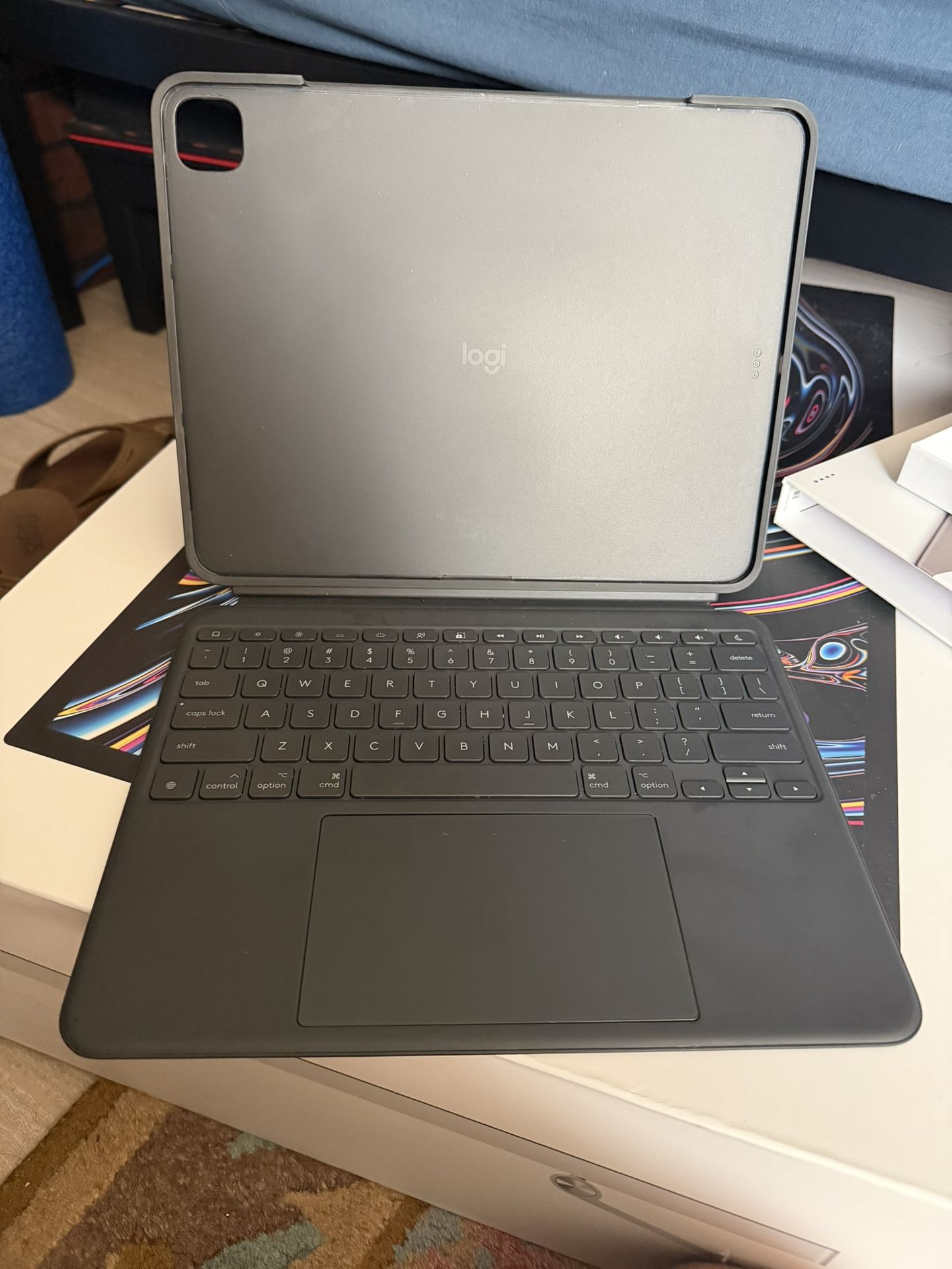 Logitech Combo Touch Keyboard Case (iPad Pro 13 Inch)
