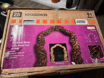 7 ft Grave and Bones LED Twisted Souls Archway