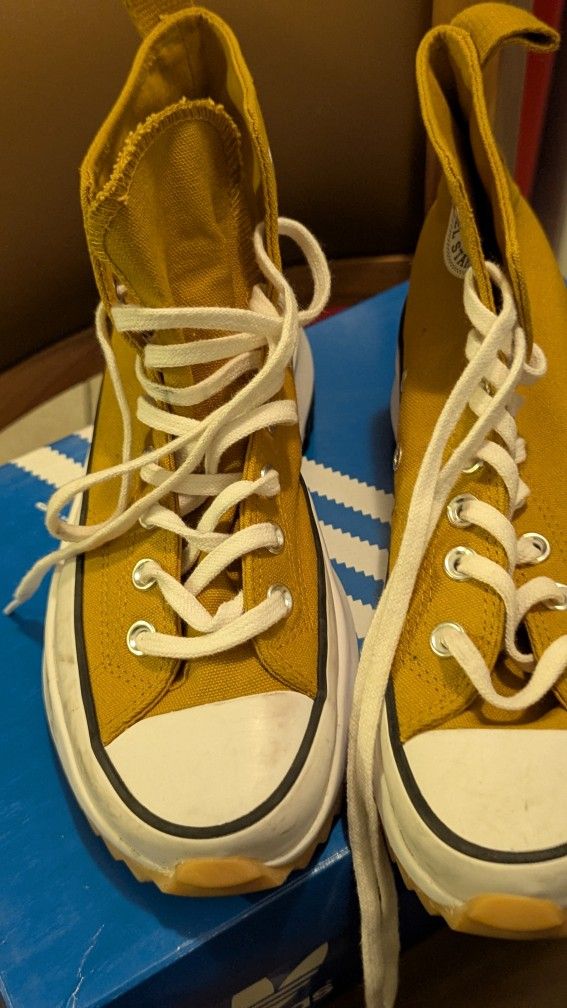 Converse Women's Size 8