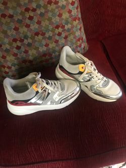 Men’s Guess sneakers sz 8.5