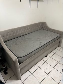 Gray Daybed with Pull-Out Twin Trundle Includes Mattresses