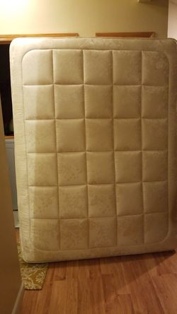 Sofa and loveseat. Pickups date 06092018.