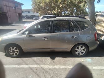 2008 KIA Rondo