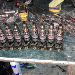 I'm selling eight injectors for a 7.3 Diesel engine in good condition. If anyone needs them or is interested, please send me a message. 