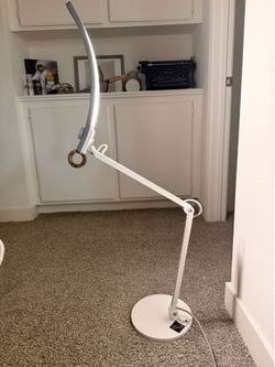 BenQ e-reading Floor Lamp
