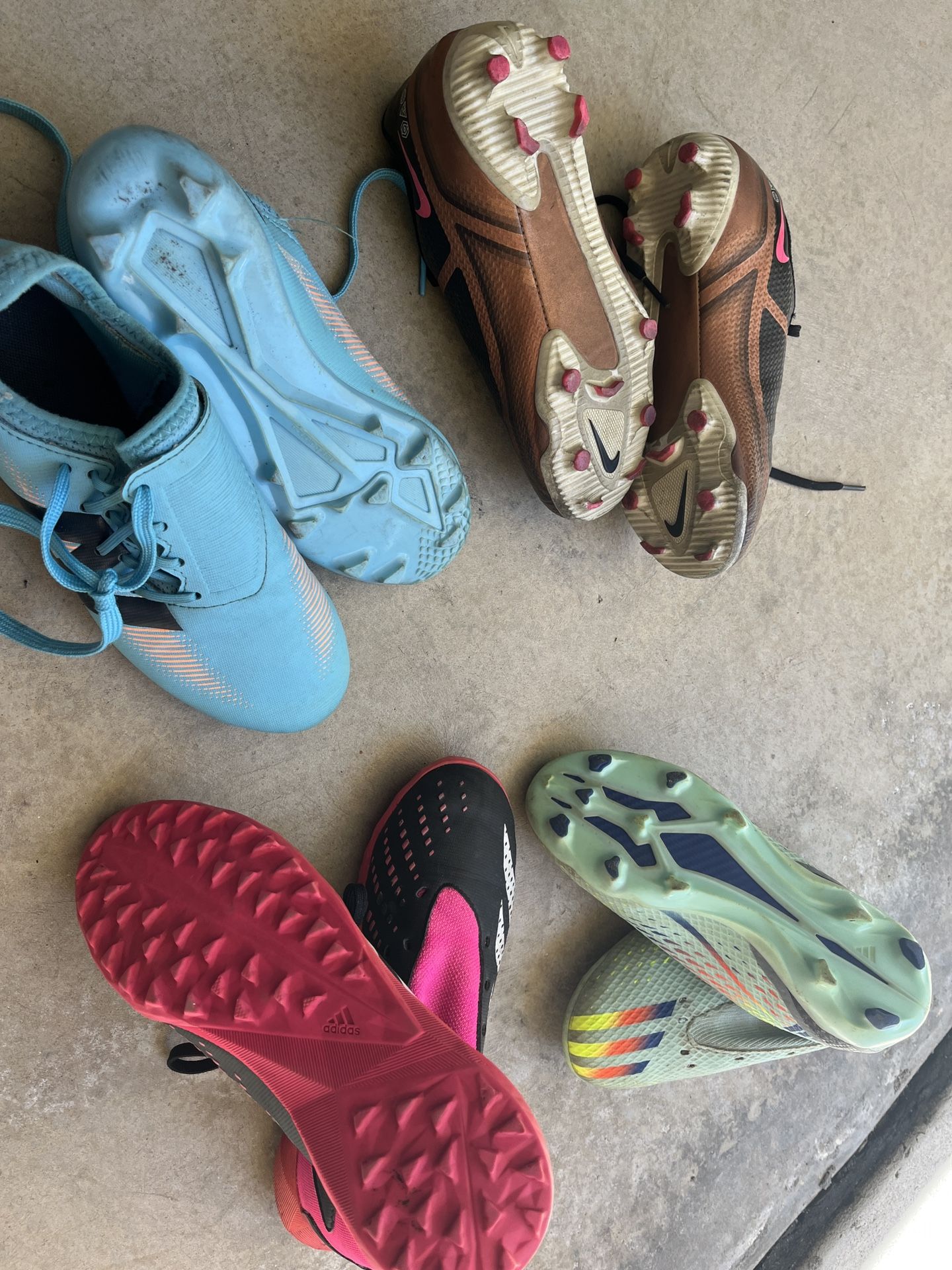 Selling 4 pairs of kids’ soccer cleats (all in great condition):