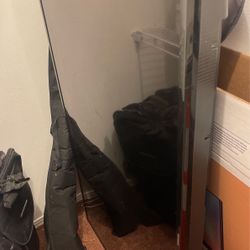 Dropped Tv  Need Replaced Screen 