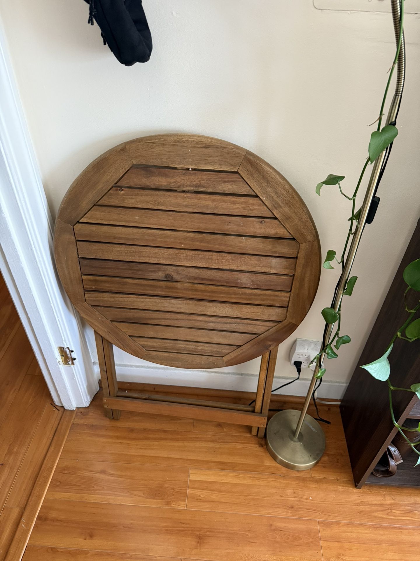 Foldable Wood Table