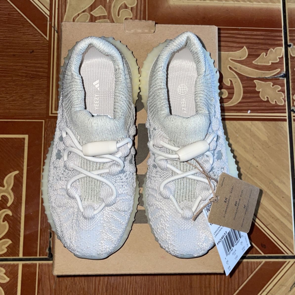 Kaws lacing new arrivals
