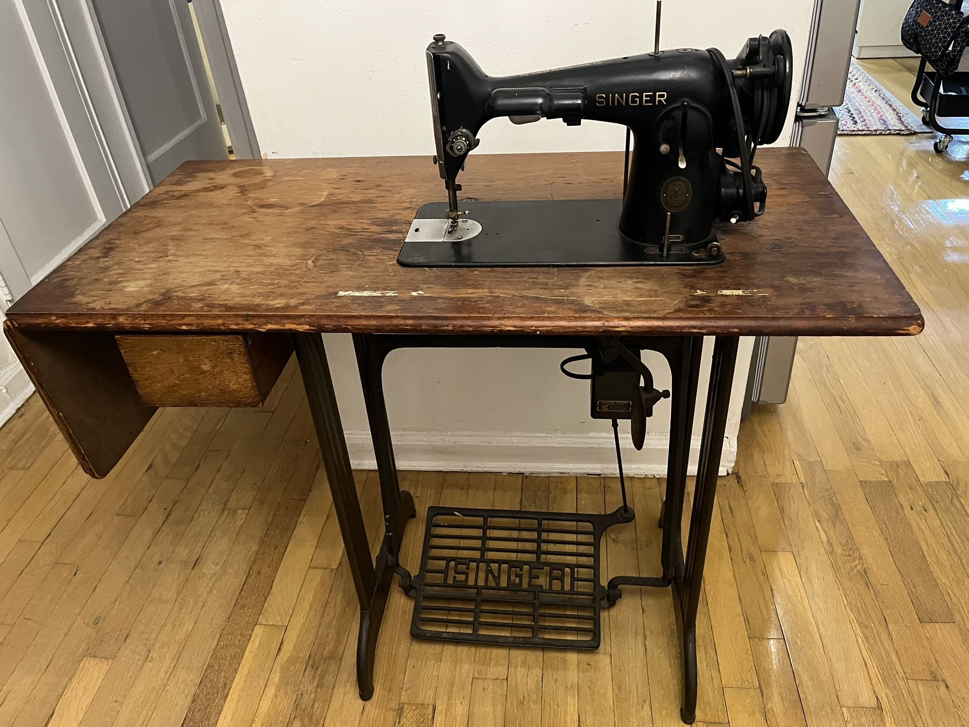 Singer vintage Sewing Machine