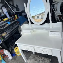 White  vanity for sale $185
