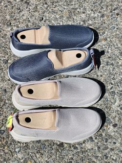 2 Size 10 Wide Sketches GoWalk Shoes