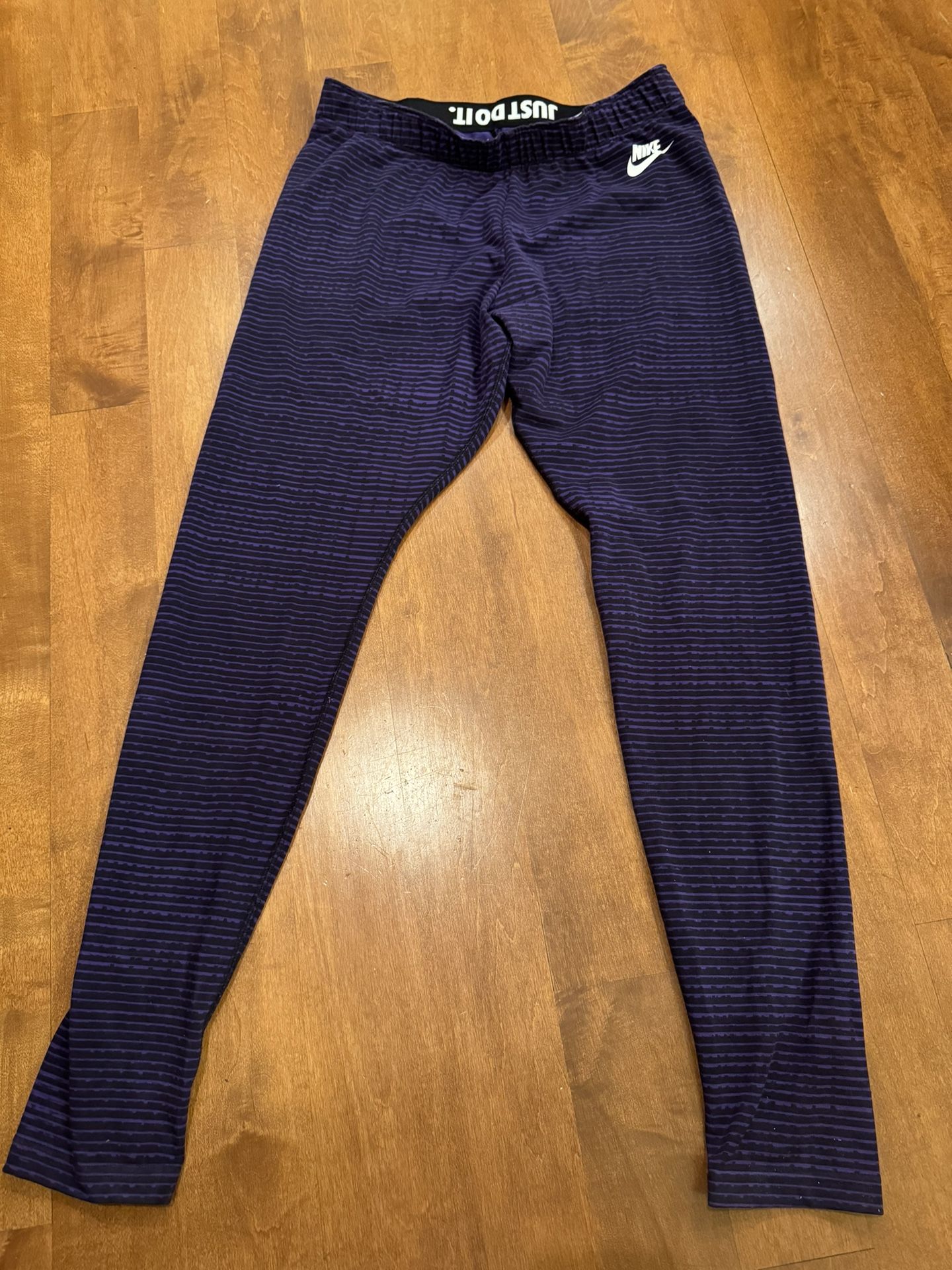 Woman’s Nike Workout Pants Shipping Available 