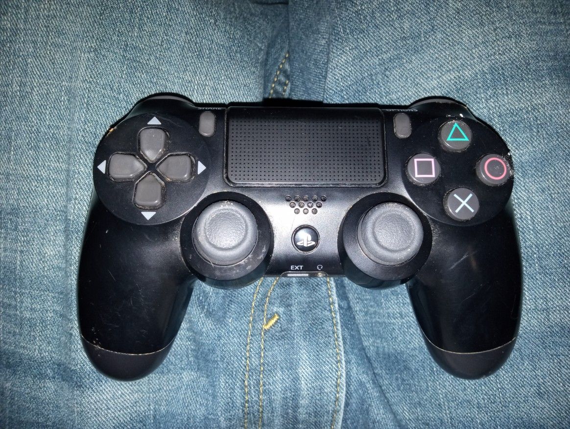 PS4 Wireless Controller Great Condition