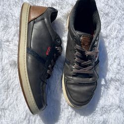 Levi’s casual shoes