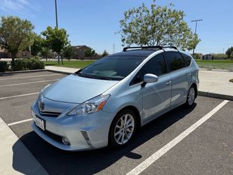 Toyota Prius V 2014