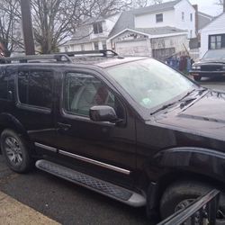 Women's Skirt 2012 NUZSAN pathfinder PLATNUM EDITION 4 WHEEL DRUVE 123 THOUSAND ORIGINAL MILES BLACK WITH BLACK INTERIOR make Me An Offer Maintained  