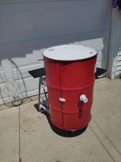 Smoker grill maded by Dion 💯 guys with a L shape table on it y'all peace Dion