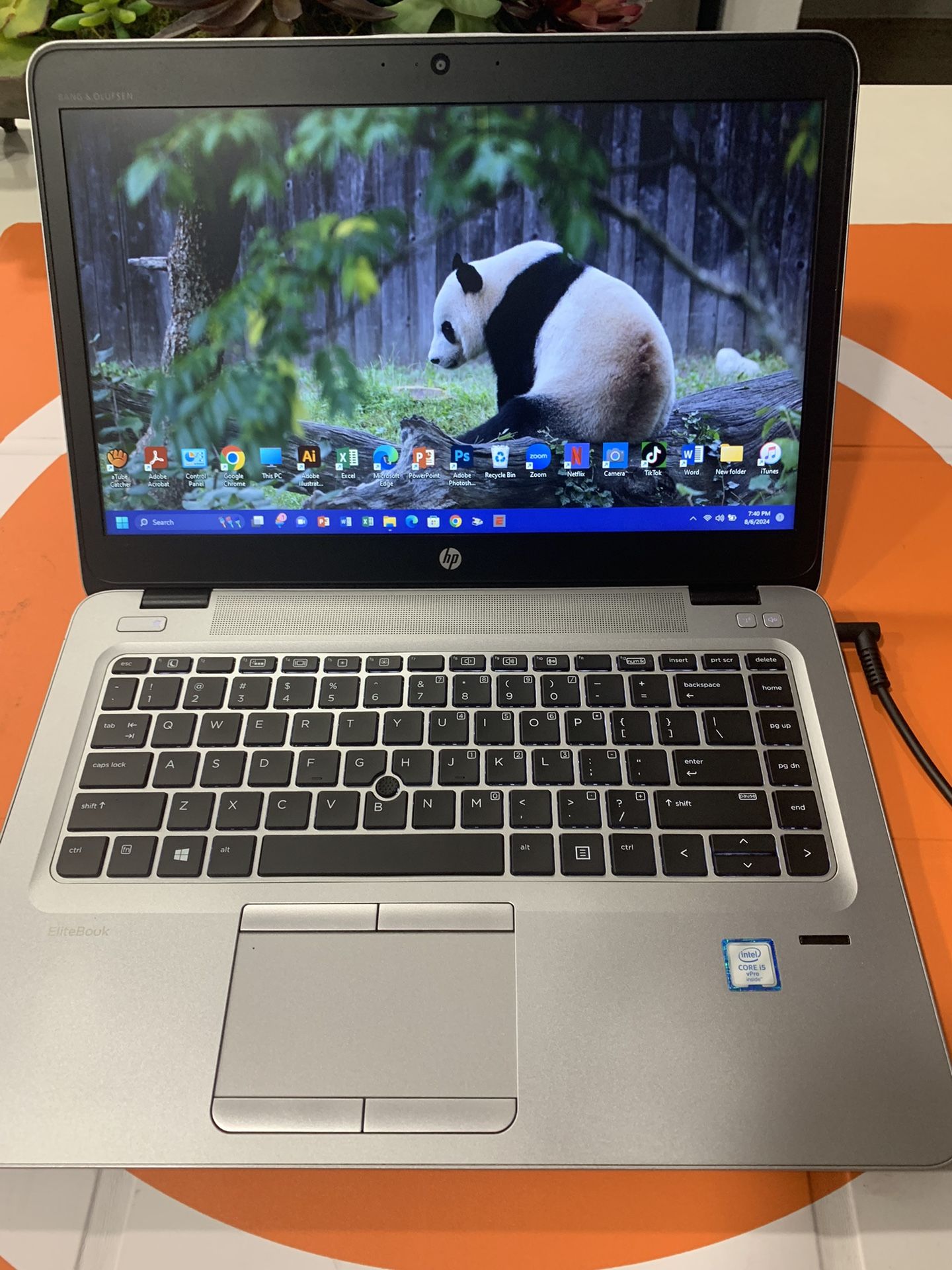 i5…i5…i5 …HP ELIBOOK 850 G3 . FULLY LOADED ADOBE ACROBAT MICROSOFT, PHOTOSHOP ….( No credit Card Needs) 128.0 GB SSD 8.0 GB RAM .