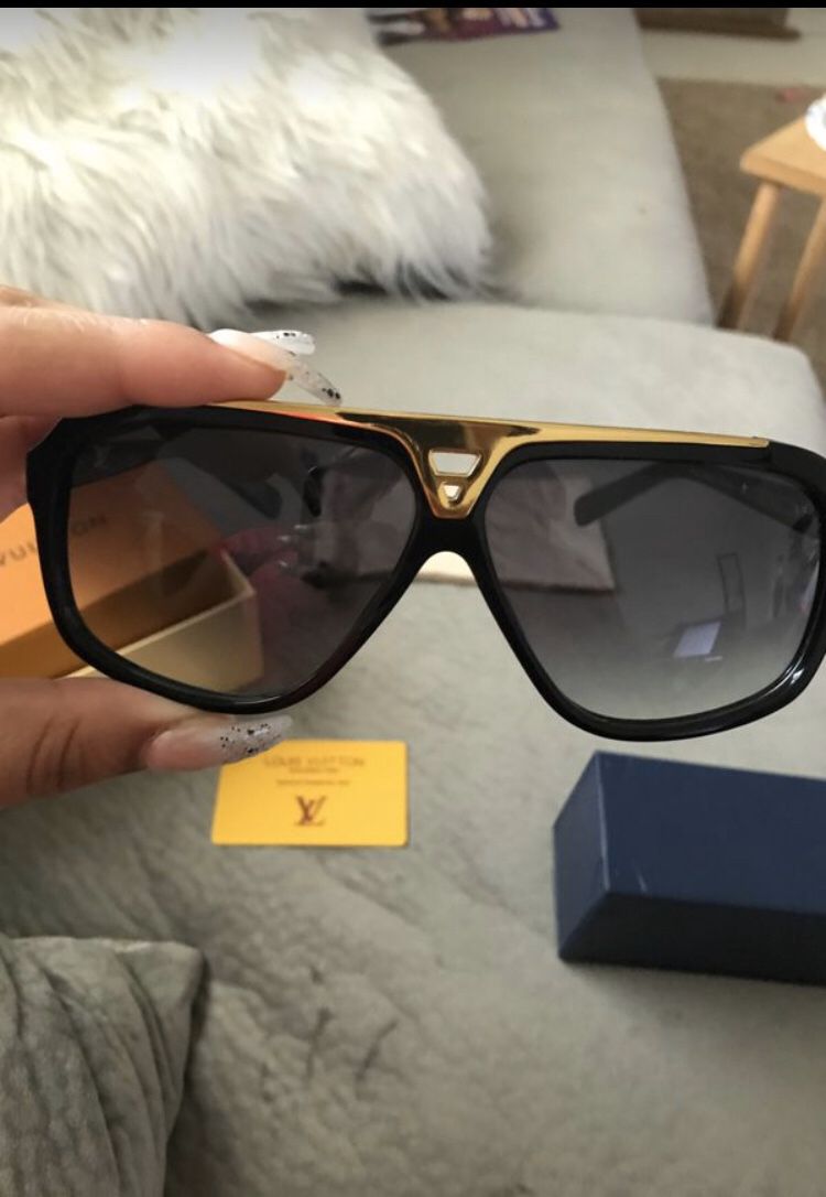 Louis Vuitton Sunglasses new!!