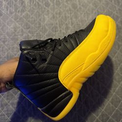 Jordan 12 University Gold