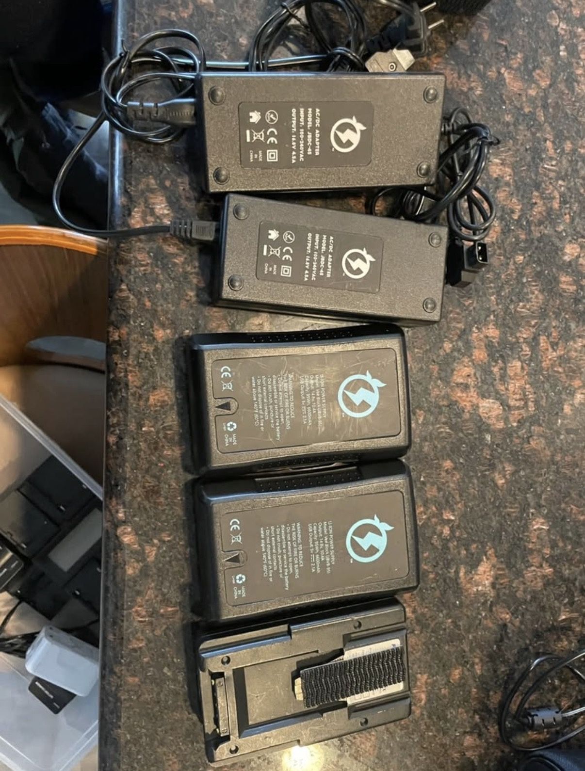 Zaila Nila Professional Dimmable Stage Light W/ Associated Power Kit, Light Box