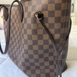 Authentic Louis Vuitton Never Full MM