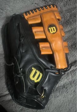 Left-Handed Throw Wilson A2000 Baseball Glove