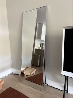 Standing mirror