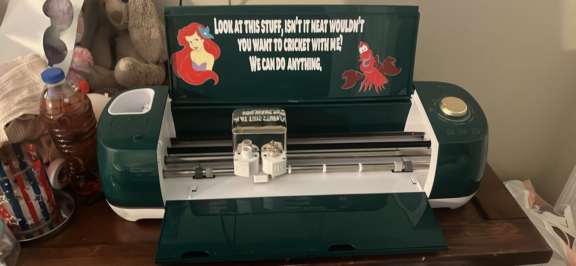 Cricut Air 2 Like New With Extra Blades 