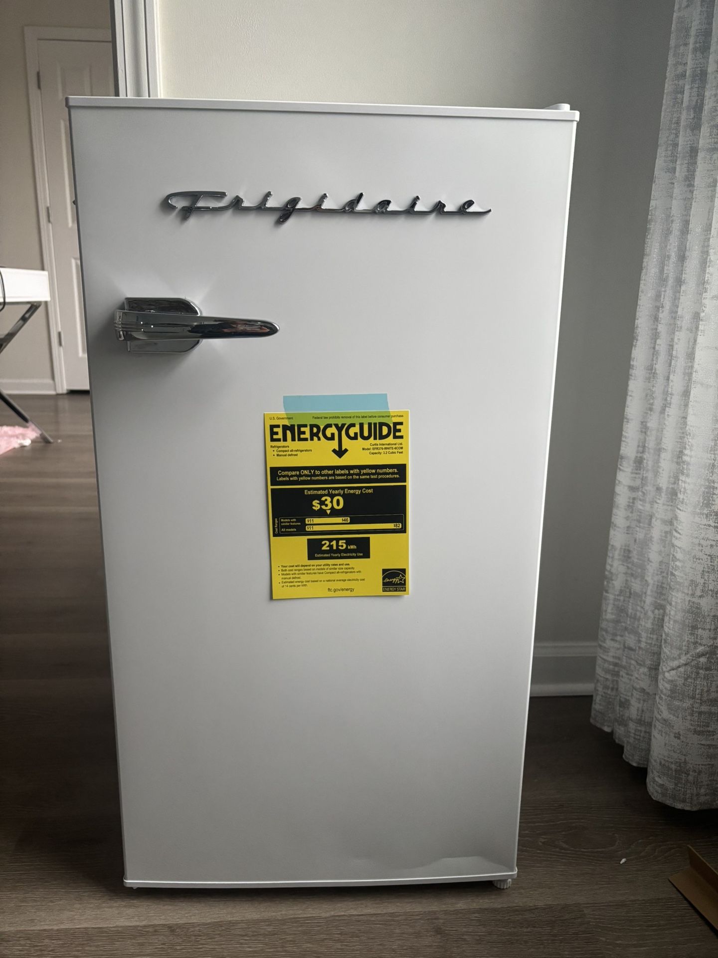 Frigidaire 3.2 cu ft Mini Fridge 