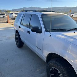 2005 Ford Explorer