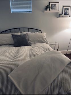 King Duvet And Shams Set