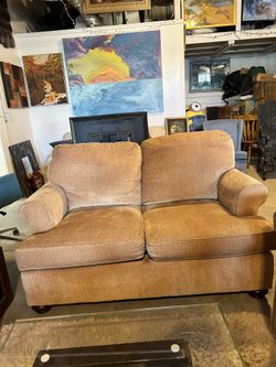 Broyhill Loveseat 56x33x33.5